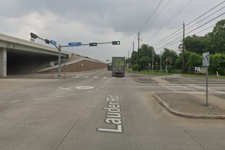 Houston's Eastex Freeway Closed at Lauder Road After Fatal Single-Vehicle Crash, Commuters Advised on Alternate Routes