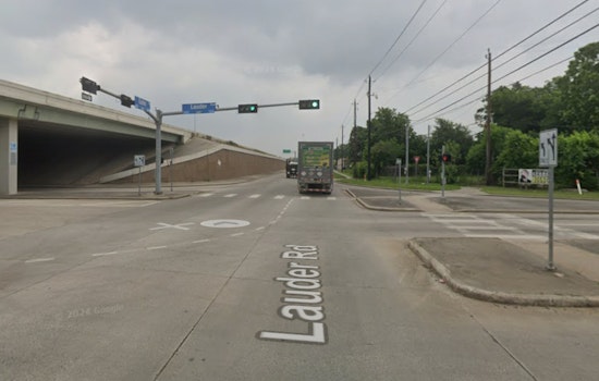 Houston's Eastex Freeway Closed at Lauder Road After Fatal Single-Vehicle Crash, Commuters Advised on Alternate Routes