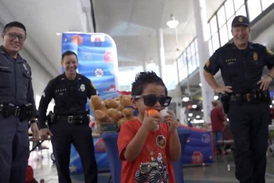 HPD Santa Squad Lights Up Massive Holiday Bash For Oʻahu Keiki