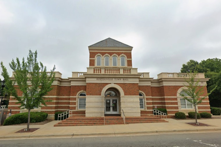 Huntersville Announces New Parking Lot for Board of Commissioners Meeting Attendees