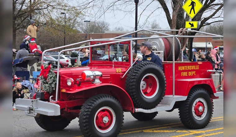 Huntersville Fire Department Honors Tradition with Vintage Firetruck at 43rd North Mecklenburg Holiday Parade