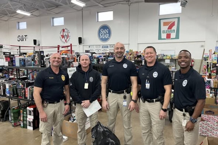 Irving Police and Fire Departments Spread Festive Joy to Hundreds of Families with "Blue Christmas" Initiative
