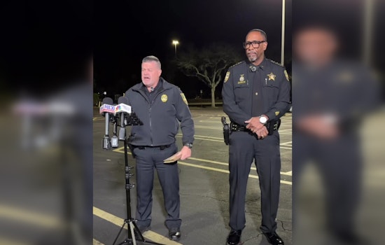 Jacksonville Officer Shoots and Kills Driver During Struggle Over Gun as Investigations Underway
