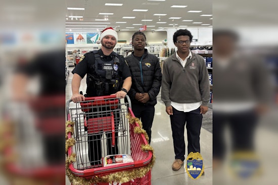 Jacksonville Officers Spread Holiday Cheer by Shopping with Local Kids