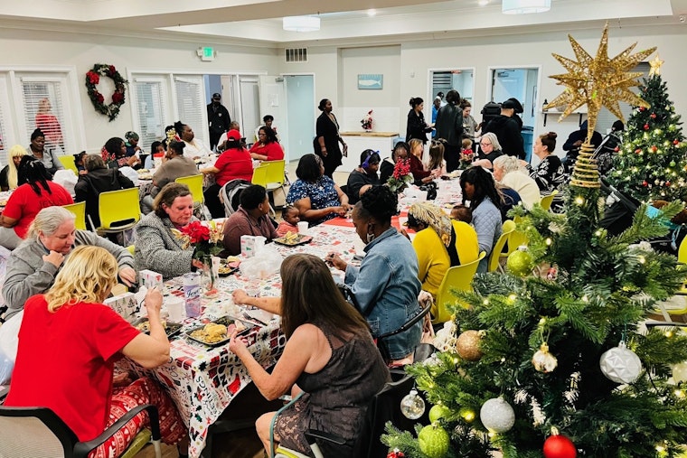 Jacksonville's "Helping Hands In The 904" Brings Holiday Cheer to Moms and Kids at Sulzbacher Village