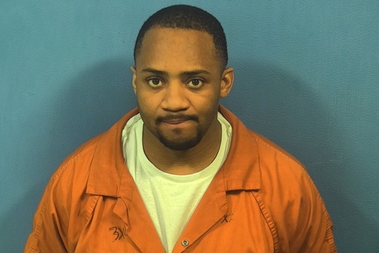 Judge Orders Pre-Trial Detention for Convicted Felon Accused of Gun Possession at Bowling Alley