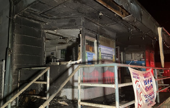 Kaua‘i Firefighters Quell Thrifty Mini Mart Blaze in Kekaha, Cause Under Investigation