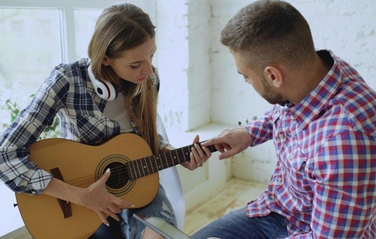 Kingsport Parks and Recreation Offers Beginner and Adult Guitar Lessons This Winter at V.O. Dobbins, Sr. Complex