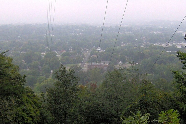 Knoxville Blanketed in Freezing Fog, Visibility Slashed as NWS Forecasts Gradual Clearing