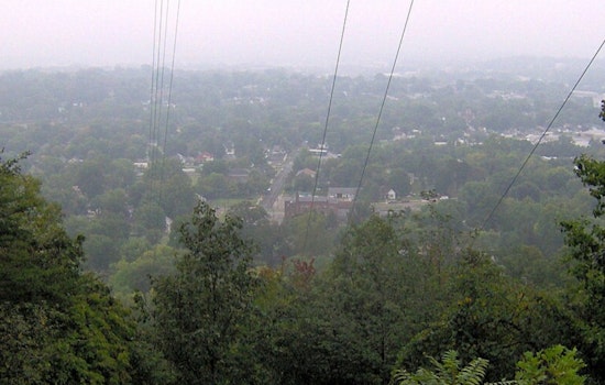 Knoxville Blanketed in Freezing Fog, Visibility Slashed as NWS Forecasts Gradual Clearing