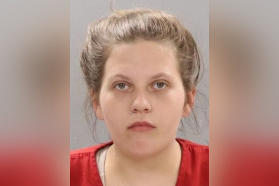 Knoxville Police Apprehend Karisma Woolard for Outstanding Warrant Following Community Assistance