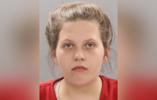 Knoxville Police Apprehend Karisma Woolard for Outstanding Warrant Following Community Assistance