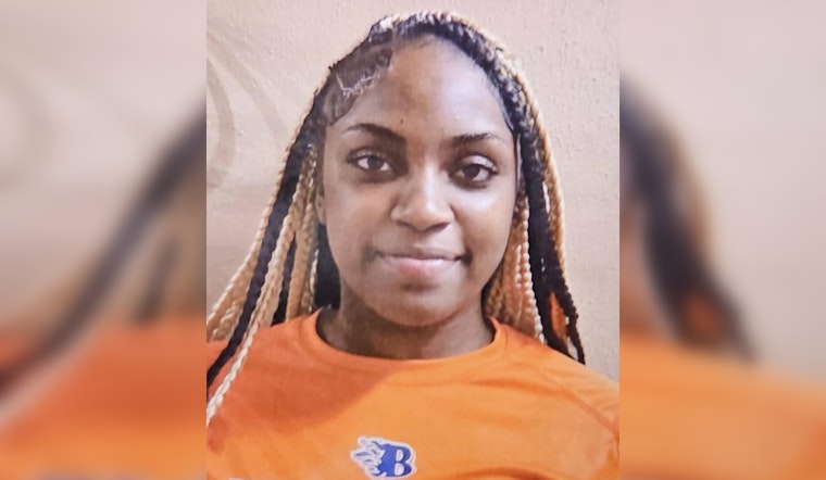 Knoxville Police Seek Public's Help to Locate Missing 17-Year-Old Geniah Mooring