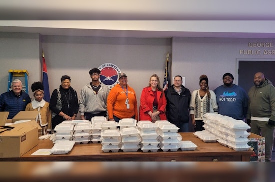 Lawrence and Indianapolis Mayors Join Forces with Community to Serve Thanksgiving Meals to Needy Neighbors