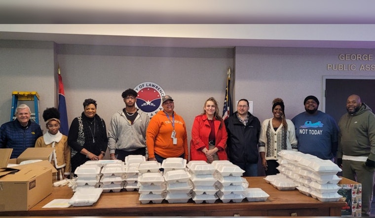 Lawrence and Indianapolis Mayors Join Forces with Community to Serve Thanksgiving Meals to Needy Neighbors