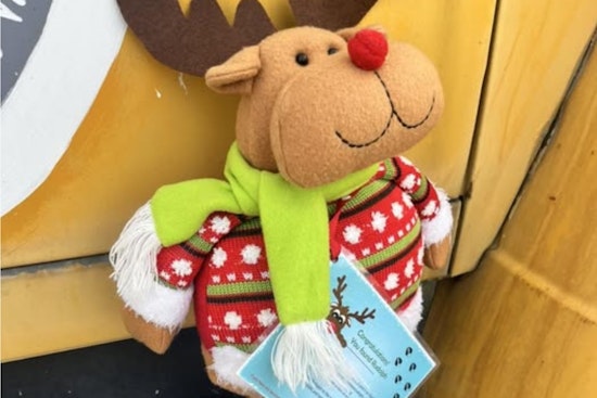 Lehi City Abuzz with Festive Spirit as Citizens Engage in Holiday-Themed Rudy Scavenger Hunt