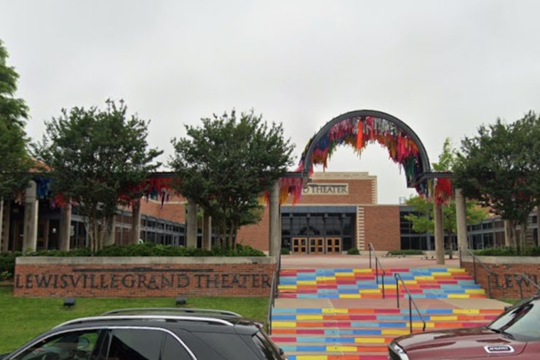 Lewisville Grand Theater Unveils "Gift of Art" Sale Exhibition for Holiday Shoppers