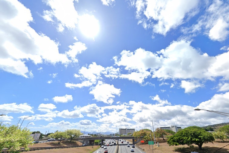Light Southeast Winds and Stable Weather Prevail in Honolulu, Surf and Trade Winds Expected to Pick Up