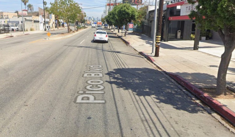 Los Angeles Firefighters Extinguish Blaze at Auto Body Center on West Pico Boulevard; No Injuries Reported