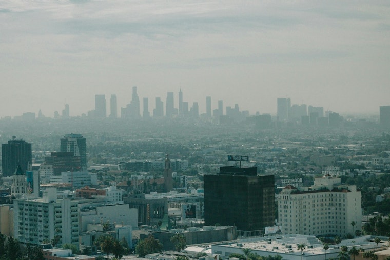Los Angeles Grapples with Severe Weather Alerts and Mandatory "No-Burn" Rule Amidst Flood and Air Quality Concerns