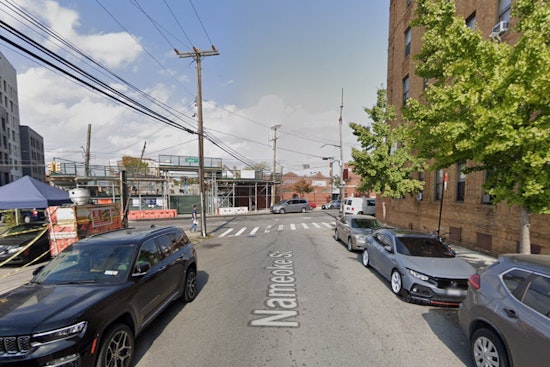 Man Fatally Shot by NYPD Officer in Queens Domestic Incident After Advancing With Box Cutter