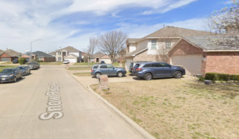Man Fatally Shot in South Fort Worth Home, Police Launch Manhunt for Gunman
