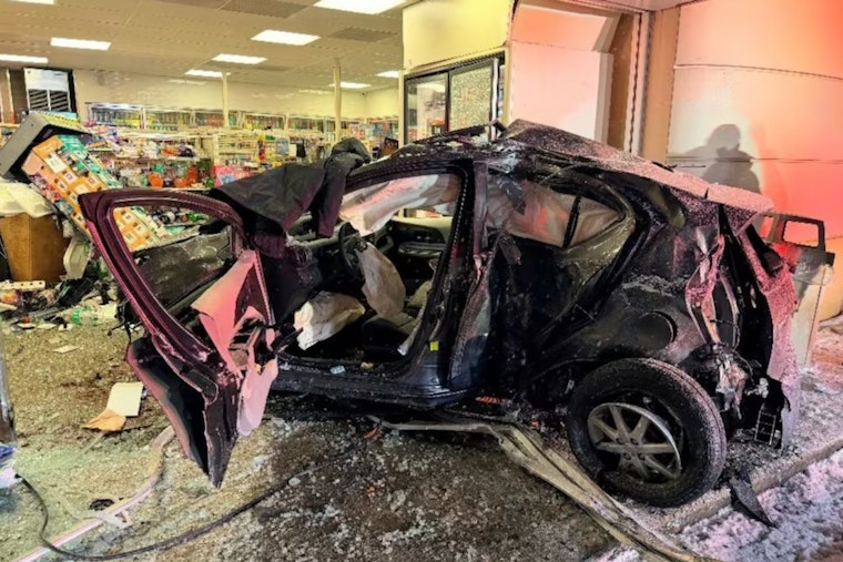 Man Injured as Car Crashes into Twinsburg 7-Eleven, Prompting Emergency Response