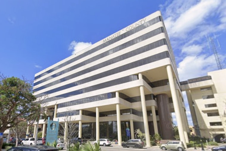 Manatee County Announces Holiday Schedule Changes with Office Closures and Altered Services Ahead