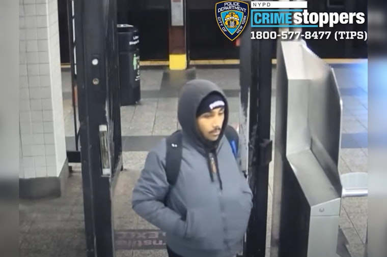Manhattan Manhunt Underway as NYPD Seeks Suspect in Subway Fire
