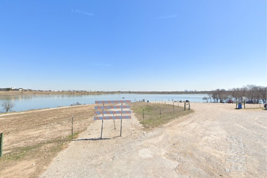 Marine Creek Lake Mystery: Fort Worth Kayaker Vanishes, Dive Teams Sweep Water