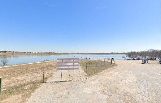 Marine Creek Lake Mystery: Fort Worth Kayaker Vanishes, Dive Teams Sweep Water