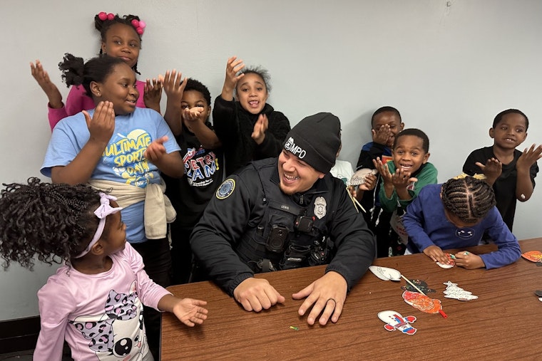 Milwaukee Police Connect with Youth at Neu-Life Community Christmas Event at Siefert School