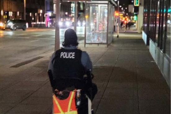 Minneapolis Police Officers Exhibit Compassion by Assisting Elderly Man with Scooter to Hospital