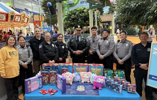 Minneapolis Police Officers Join in Winter Wonderland Festivities at Mall of America