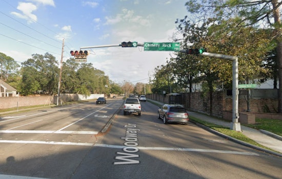 Motorcyclist Fatally Crashes Into Tree in West Houston, Authorities Investigate