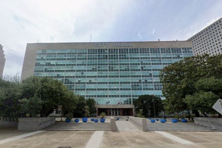 New Orleans Enhances Public Service Language Accessibility with Pocketalk Devices
