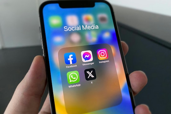 New York Governor Signs Legislation Mandating Warning Labels on Social Media to Protect Youths' Mental Health