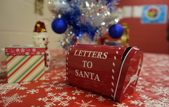 Newcastle Police Officers Serve Up Smiles at Local Early Childhood Center's Holiday Dinner