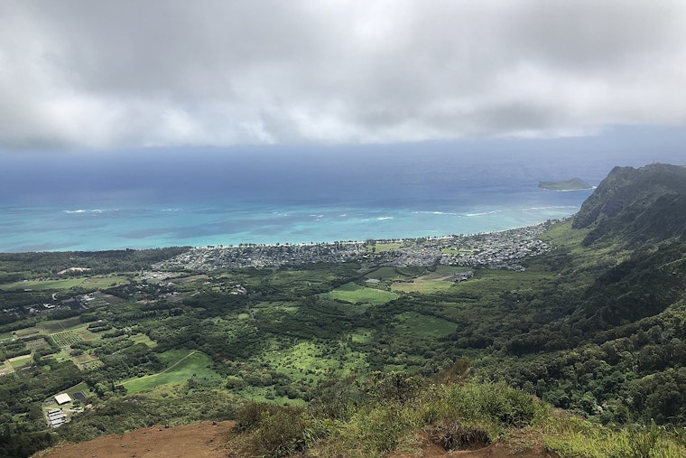Oahu Tourists Trapped All Night on Kuliouou Ridge as Rescue Crews Stand By