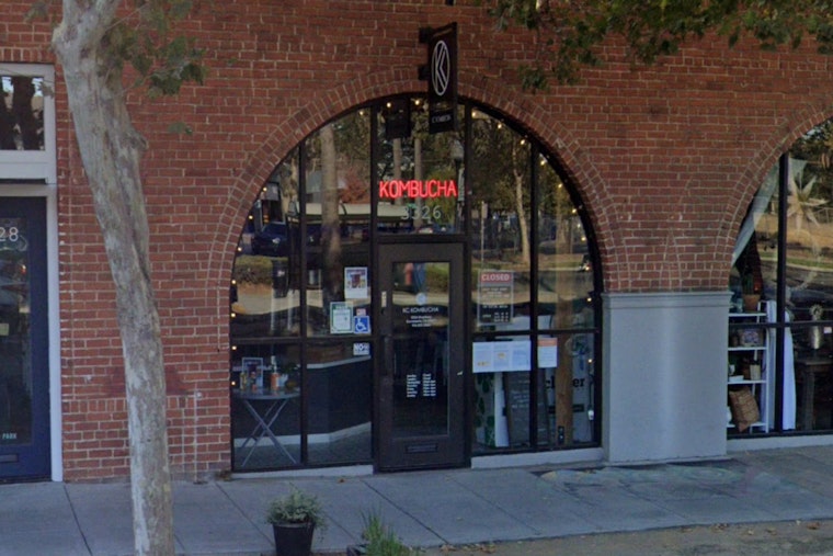 Oak Park’s Broadway Shakeup: New Eatery Eyes Ex‑Kombucha Spot