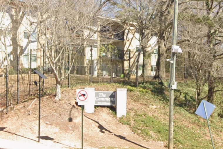 Off-Duty Atlanta Police Officer Shoots Armed Suspect in Northwest Apartment Complex on Christmas Eve