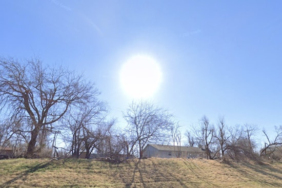 Oklahoma City Faces Rapid Weather Changes with Sunny Skies and Gusty Winds, NWS Reports