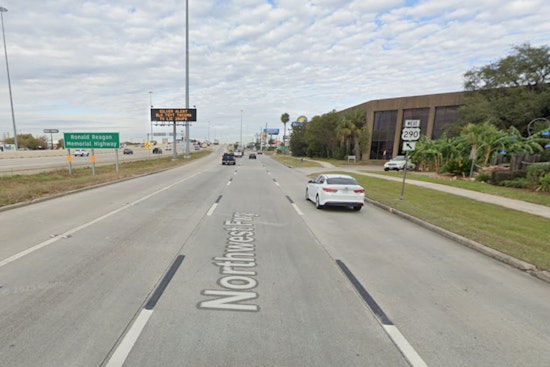 One Dead Following Motorcycle-Pedestrian Crash on US-290 in Houston, Outbound Lanes Briefly Closed for Investigation