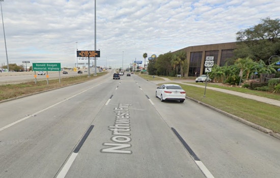 One Dead Following Motorcycle-Pedestrian Crash on US-290 in Houston, Outbound Lanes Briefly Closed for Investigation