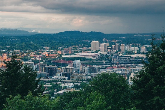 Oregon and Southwest Washington on Alert as NWS Extends Flood Watch; Portland Metro Area Advised to Prepare