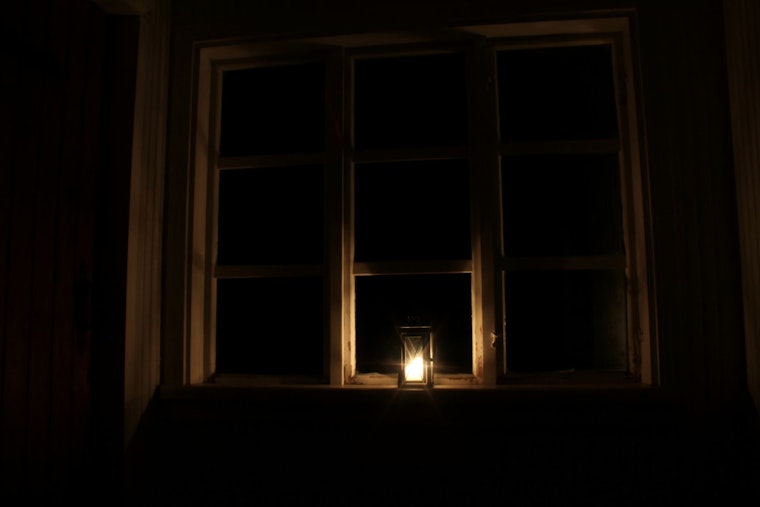 Overnight Blackout Leaves Central and Windward Oahu in the Dark
