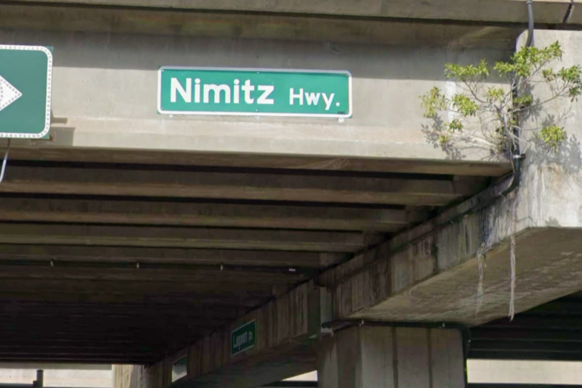 Pedestrian Fatally Struck by Vehicle on Oahu's North Nimitz Highway Near Honolulu Airport