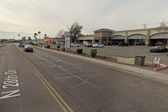 Phoenix Officers Return Fire and Injure Gunman in Late-Night Encounter in Residential Area