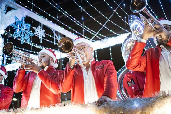 Phoenix Sparkles with Festive Cheer: APS Electric Light Parade to Brighten Streets This Saturday