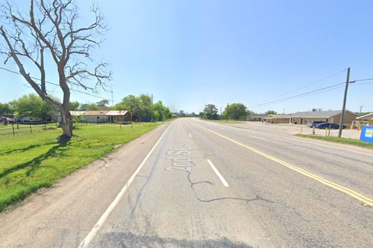Pleasanton School Bus Crash On U.S. 281 Leaves Kids Shaken, 2 Adults Airlifted